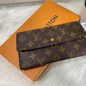 Louis Vuitton International Wallet